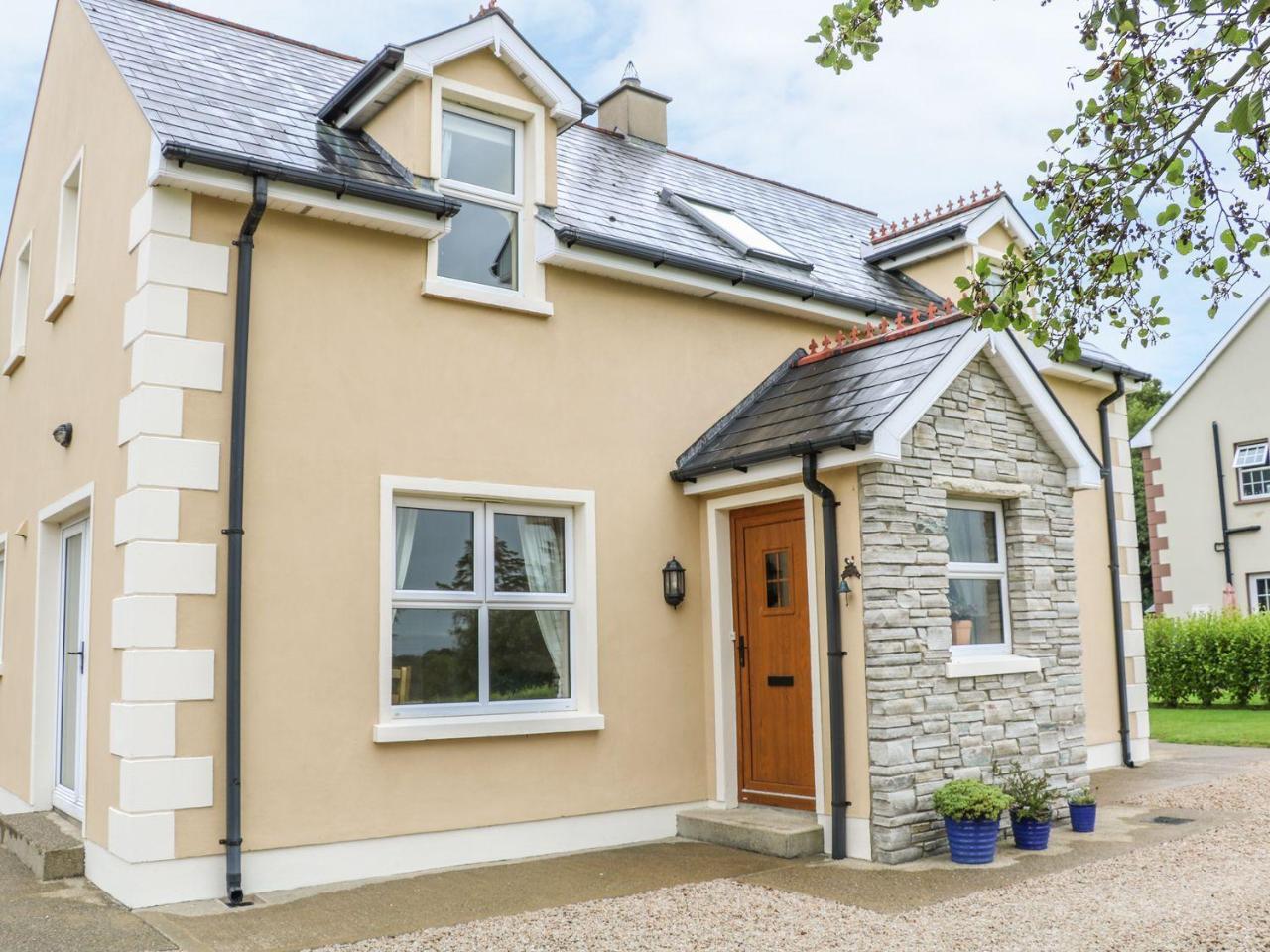 Kate'S Cottage Ратмулан Екстериор снимка