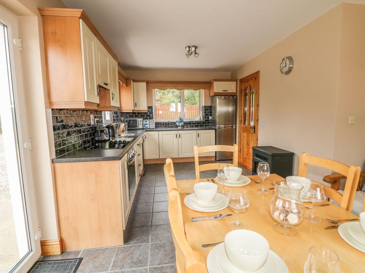 Kate'S Cottage Ратмулан Екстериор снимка